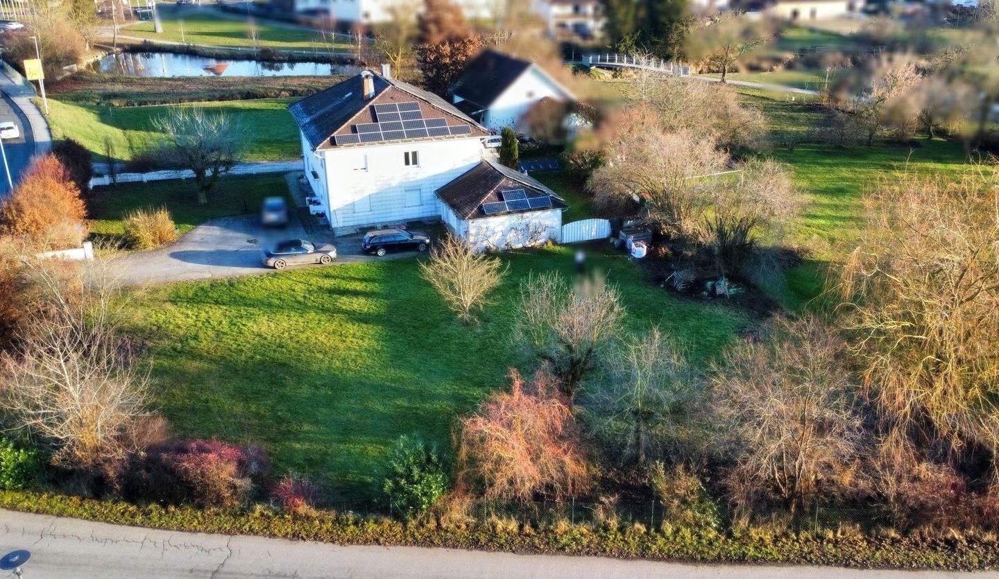 Immobilie in Aldersbach - Ehemalige Arztvilla mit PV-Anlage und großem Grundstück in zentraler Lage von Aldersbach - Bild 1