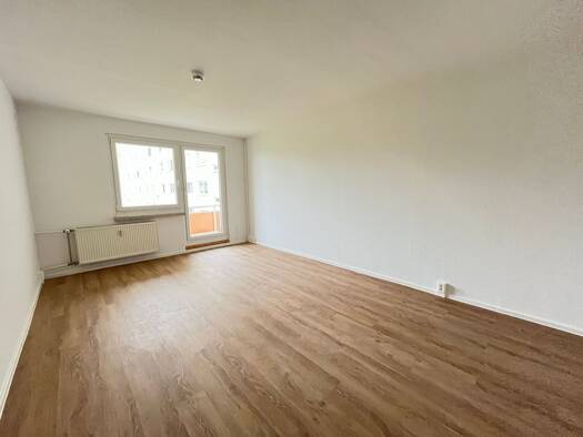 Wohnung zur Miete 457 € 5 Zimmer 82 m² frei ab sofort Neuplanitzer Straße 87 Neuplanitz Zwickau 08062