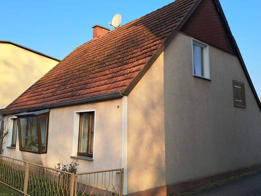 Einfamilienhaus zum Kauf provisionsfrei 85.000 € 3 Zimmer 78 m² 644 m² Grundstück Hauptstraße 19 Neuendorf A Ducherow 17398