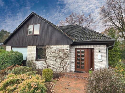 Einfamilienhaus zum Kauf 310.000 € 7,5 Zimmer 152 m² 1.000 m² Grundstück Soltau 29614