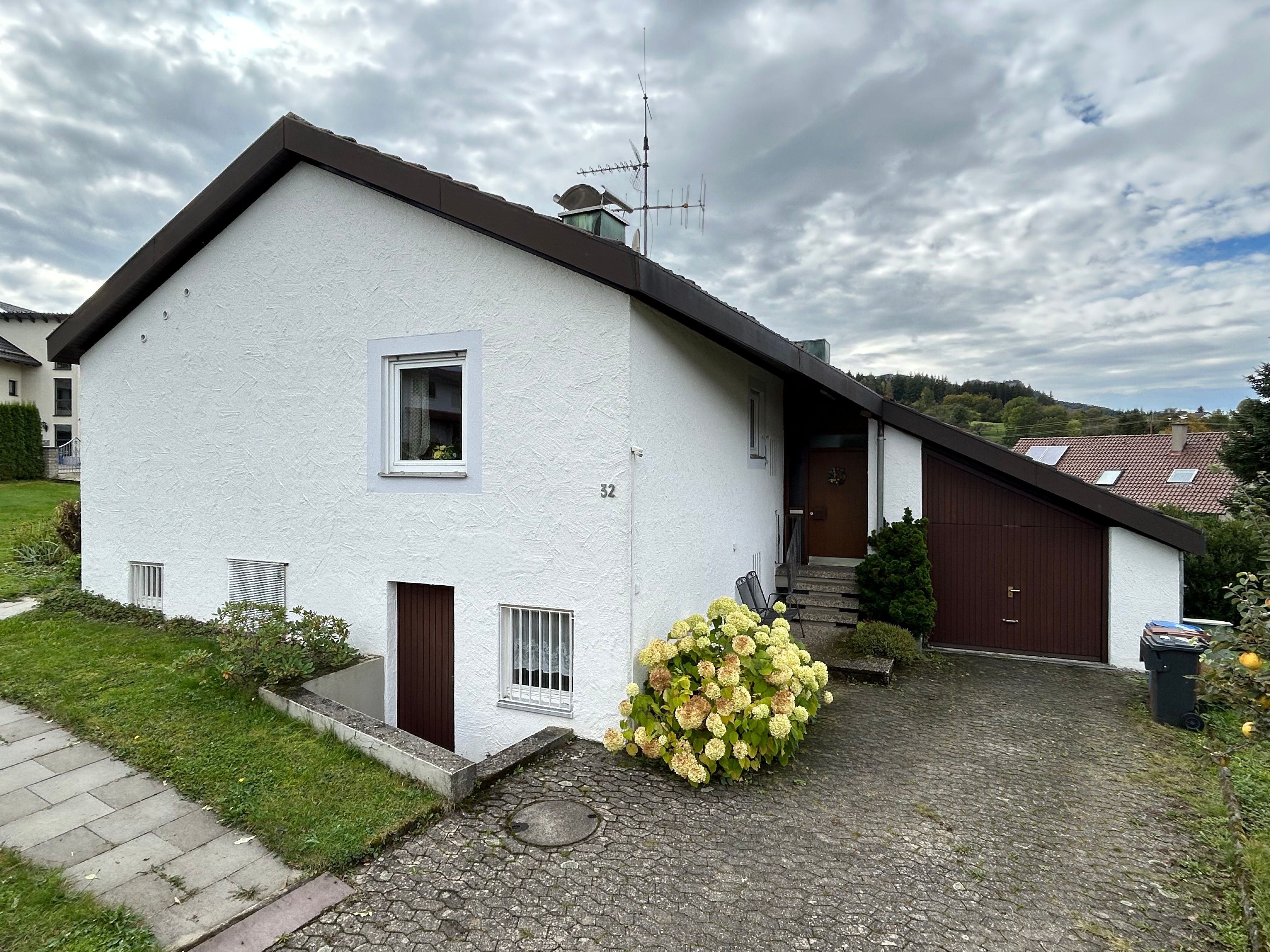 Einfamilienhaus zum Kauf provisionsfrei als Kapitalanlage geeignet 330.000 € 6 Zimmer 105 m²<br/>Wohnfläche 1.135 m²<br/>Grundstück Ebingen Albstadt 72458