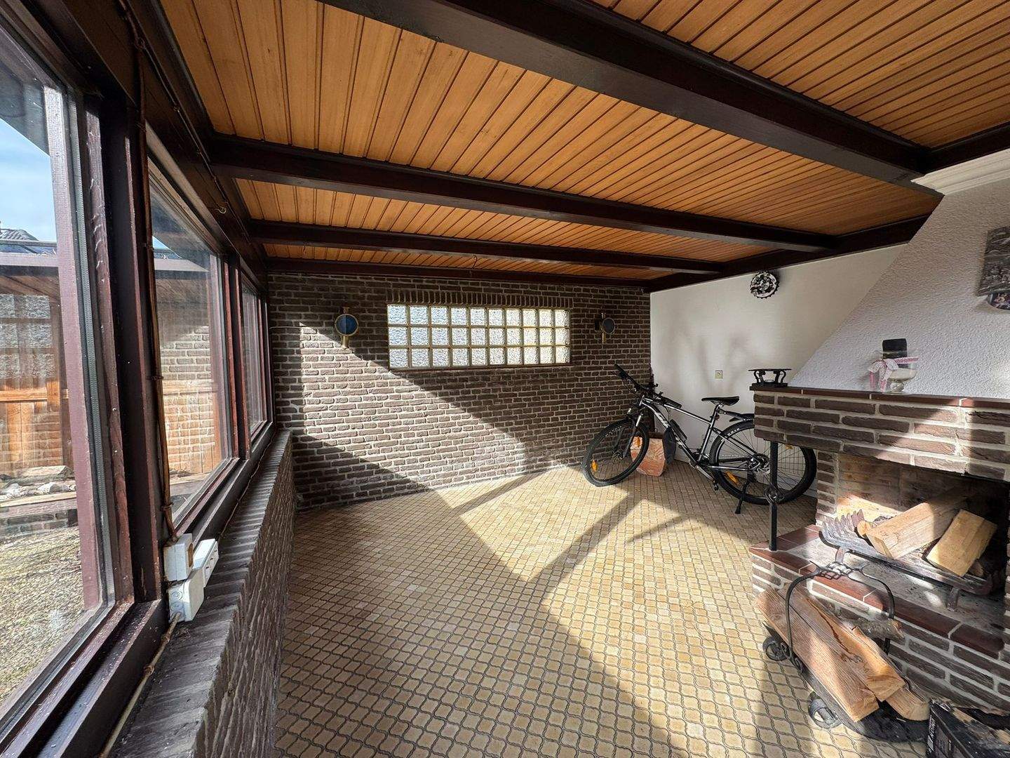 Immobilie in Reinfeld - Vom Dornröschenschlaf zum Traumhaus - großzügiges Zweifamilienhaus mit Perspektive - Bild 3