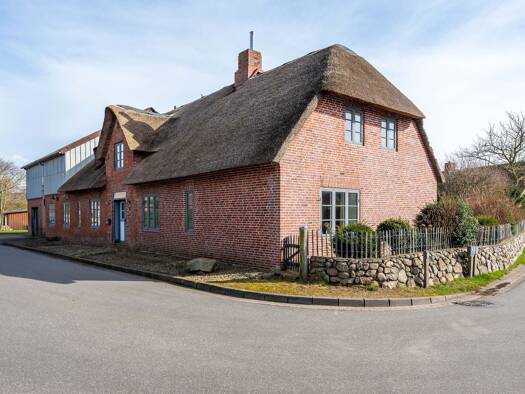 Haus zum Kauf 2.480.000 € 8 Zimmer 320 m² 999 m² Grundstück Utersum 25938