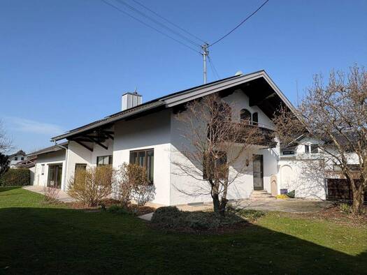 Einfamilienhaus zum Kauf 1.100.000 € 5 Zimmer 180 m² 880 m² Grundstück frei ab sofort Staffelsteinstraße 8 Bernau Bernau am Chiemsee 83233