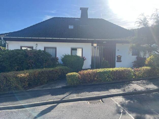 Einfamilienhaus zum Kauf 299.000 € 6 Zimmer 180 m² 744 m² Grundstück Bad Hersfeld 36251