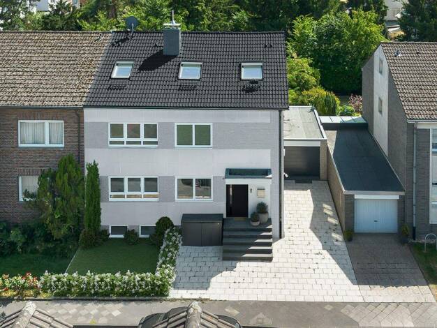 Einfamilienhaus zum Kauf 1.200.000 € 9 Zimmer 178 m² 325 m² Grundstück Lörick Düsseldorf 40547