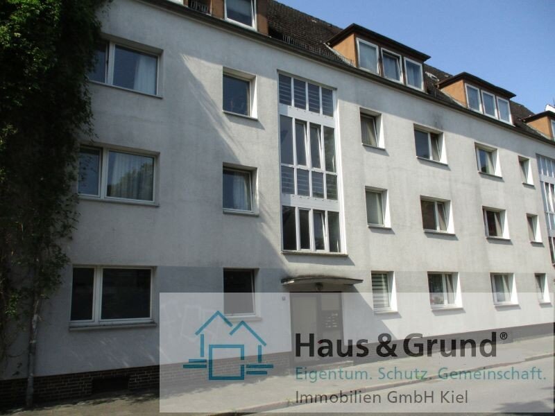 Wohnung zur Miete 370 € 2,5 Zimmer 53,5 m²<br/>Wohnfläche 3.<br/>Geschoss ab sofort<br/>Verfügbarkeit Färberstraße 7-9 West Neumünster 24534