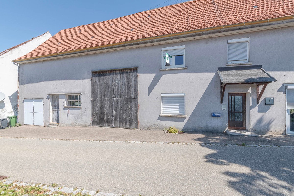 Bauernhaus zum Kauf 159.900 € 5 Zimmer 129,7 m²<br/>Wohnfläche 647 m²<br/>Grundstück Schwenningen am Heuberg 72477