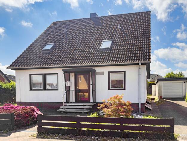 Einfamilienhaus zum Kauf 275.000 € 5 Zimmer 141,2 m² 606 m² Grundstück Wahlstedt 23812