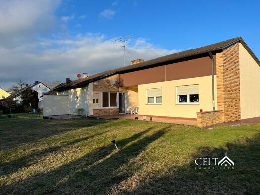 Bungalow zum Kauf 550.000 € 4 Zimmer 140 m² 1.117 m² Grundstück Ittling Straubing 94315