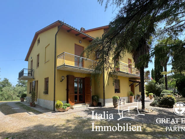 Villa zum Kauf 590.000 € 18 Zimmer 410 m² 9.000 m² Grundstück Chiusi 53043