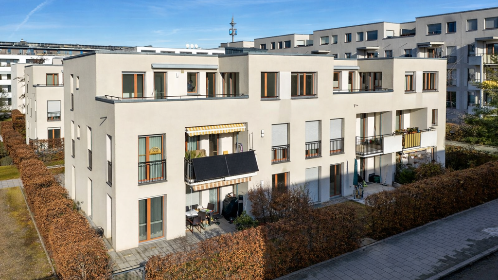 Sonne, Ruhe, Blick ins Grüne - Bezugsfrei 4-Zimmer-Wohnung mit Dachterrasse in München-Riem!