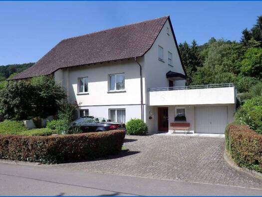 Mehrfamilienhaus zum Kauf 599.500 € 6 Zimmer 150 m² 820 m² Grundstück frei ab sofort Gailingen am Hochrhein 78262