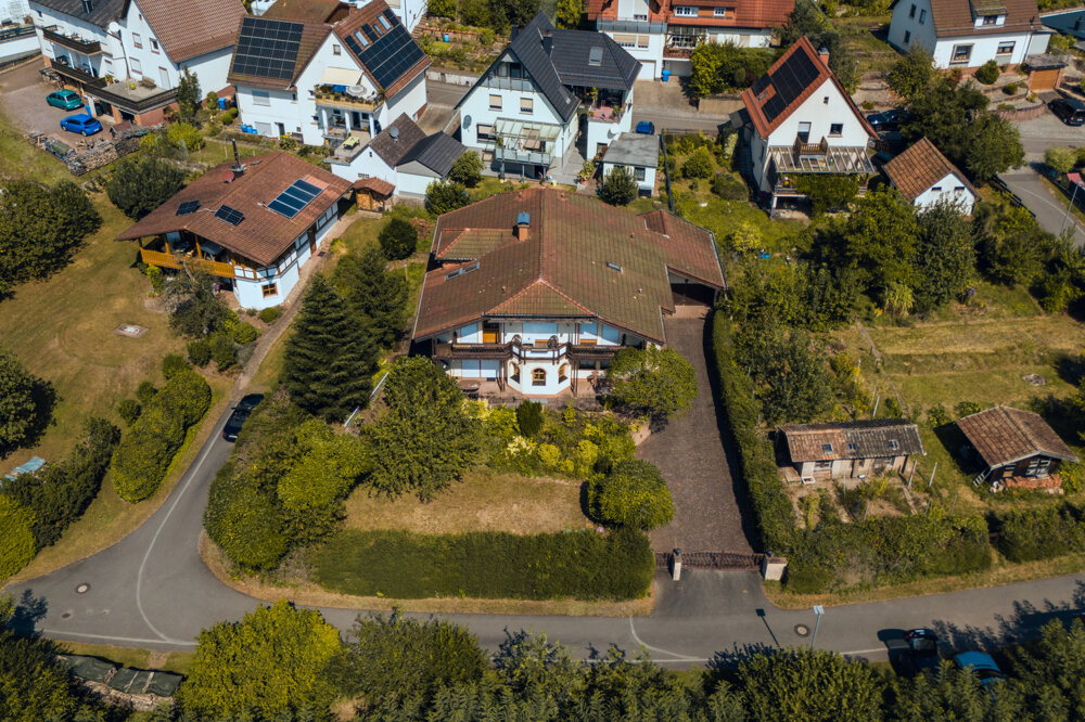 Mehrfamilienhaus zum Kauf 399.000 € 9 Zimmer 276 m²<br/>Wohnfläche 952 m²<br/>Grundstück Erfweiler 66996