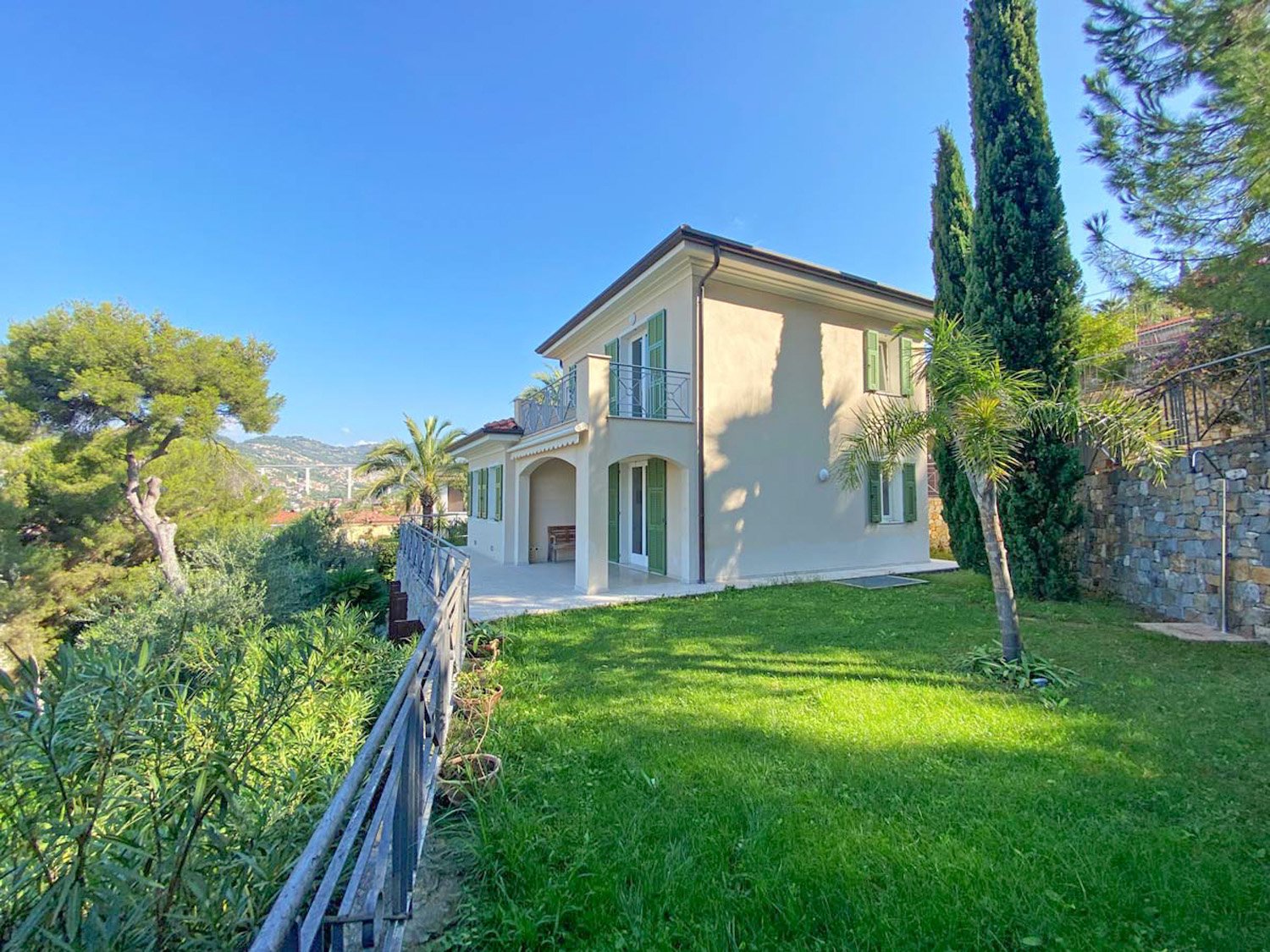 Villa zum Kauf 1.090.000 € 7 Zimmer 255 m²<br/>Wohnfläche 800 m²<br/>Grundstück Meerblick Bordighera / Borghetto San Nicolò 18012