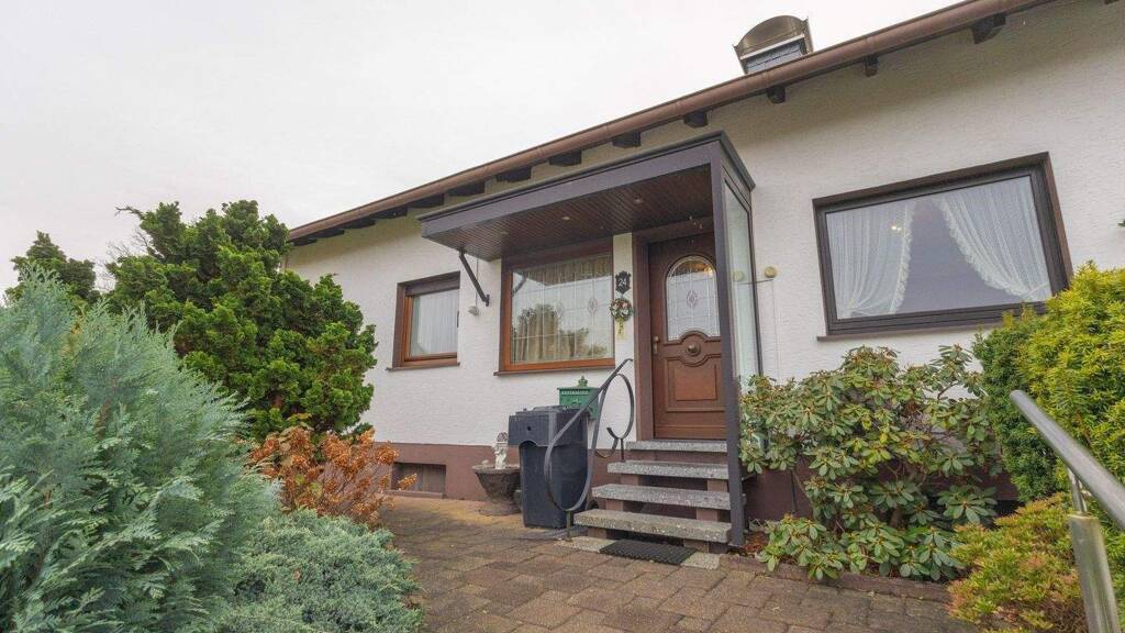 Einfamilienhaus zum Kauf 215.000 € 5 Zimmer 122 m² 717 m² Grundstück Mitte Menden 58706