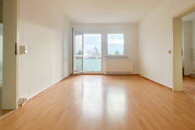 Wohnung zur Miete 259 € 2 Zimmer 57,4 m² 2. Geschoss Zaderastraße 68 Westend Plauen 08523