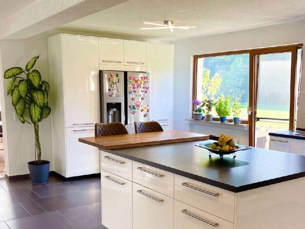 Wohnung zum Kauf 399.000 € 4,5 Zimmer 189 m² frei ab sofort Freudenstädter Straße 56 Enzklösterle 75337