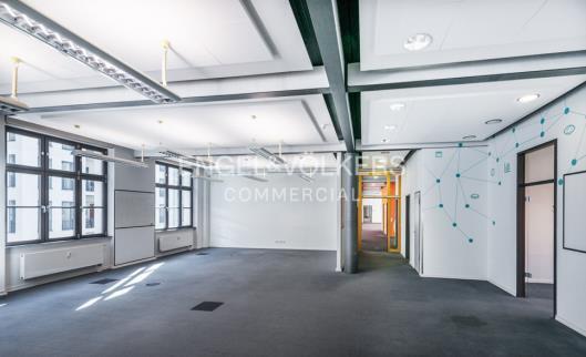 Büro-/Praxisfläche zur Miete 24 € 515 m²<br/>Bürofläche ab 515 m²<br/>Teilbarkeit Friedrichshain Berlin 10245