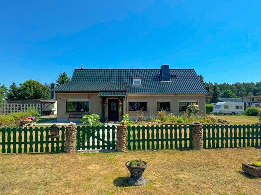 Einfamilienhaus zum Kauf 226.000 € 9 Zimmer 257,3 m² 3.060 m² Grundstück frei ab sofort Zehren Arendsee (Altmark) 39619