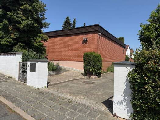 Villa zum Kauf 8 Zimmer 490 m² 1.073 m² Grundstück Vach Fürth 90768