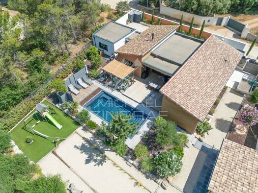 Haus zum Kauf 1.050.000 € 140 m² 1.100 m² Grundstück Lourmarin 84160