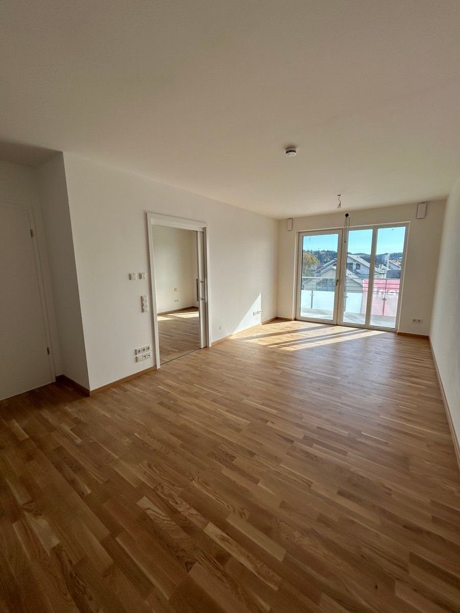 Wohnung zur Miete 785 € 2 Zimmer 60,4 m²<br/>Wohnfläche 2.<br/>Geschoss 01.12.2024<br/>Verfügbarkeit Fischerdorf Deggendorf 94469