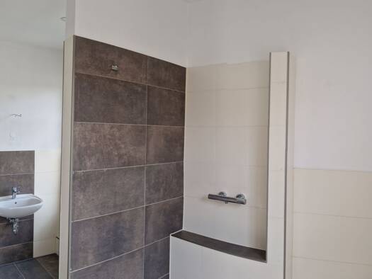 Wohnung zur Miete - Erstbezug 810 € 1 Zimmer 139 m² Geschoss 1/4 frei ab sofort Weststraße Limbach-Oberfrohna Limbach-Oberfrohna 09212