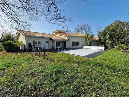 Haus zum Kauf 430.500 € 246 m² 1.562 m² Grundstück Plassac 33390