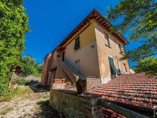 Villa zum Kauf 690.000 € 8 Zimmer 500 m² 500 m² Grundstück frei ab sofort Volterra 56048