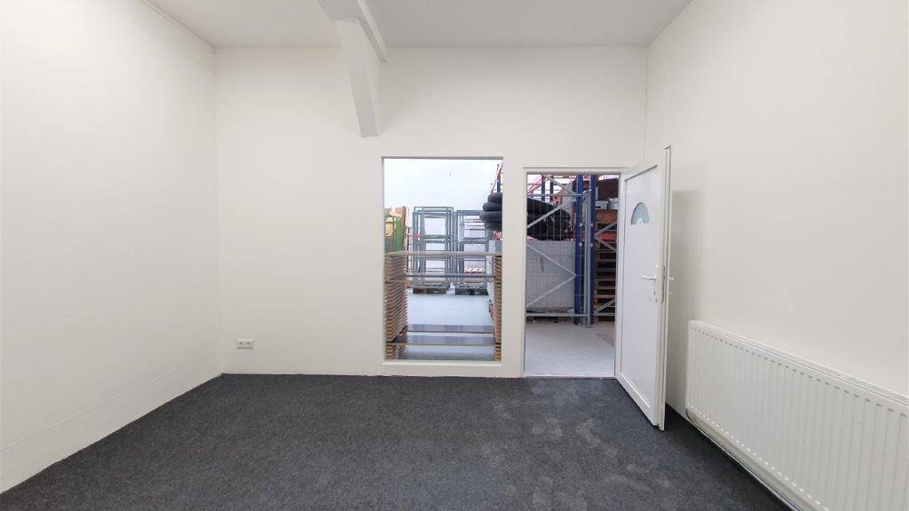 Bürofläche zur Miete 13,90 € 879 m² Bürofläche Wiener Neudorf 2351