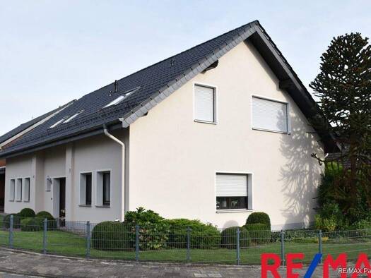 Mehrfamilienhaus zum Kauf 8,5 Zimmer 224 m² 523 m² Grundstück Am Gottebach 13 Benhausen Paderborn-Benhausen 33100
