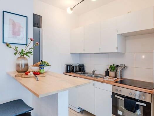 Wohnung zur Miete 1.144 € 1 Zimmer 38 m² 1. Geschoss frei ab sofort Herrfurthstraße 8 Neukölln Berlin 12049