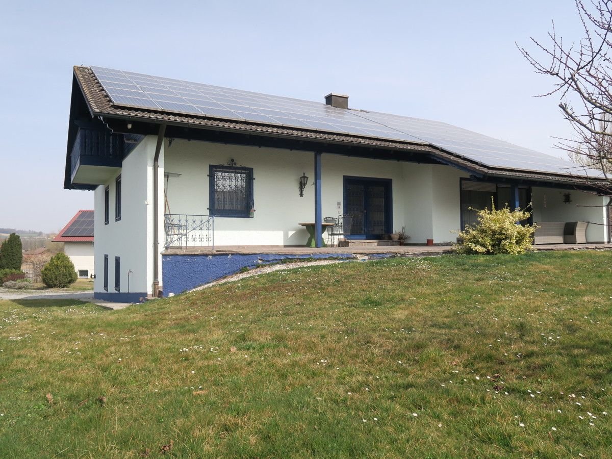 Haus zum Kauf 649.000 € 8 Zimmer 267 m²<br/>Wohnfläche 3.800 m²<br/>Grundstück Bayerbach Bayerbach 94137