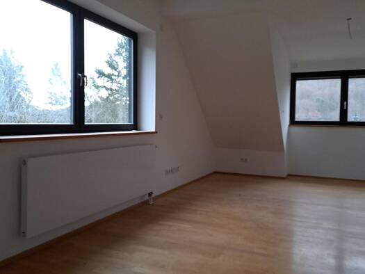 Doppelhaushälfte zur Miete 1.800 € 8,5 Zimmer 180 m² 450 m² Grundstück frei ab sofort Steinbachtal Würzburg 97082