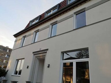 Wohnung zur Miete 900 € 5 Zimmer 139 m² frei ab sofort Kappeler Straße Reisholz Düsseldorf 40599