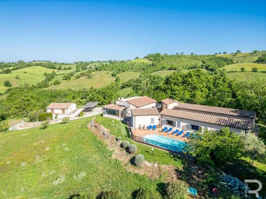 Haus zum Kauf 850.000 € 10 Zimmer 650 m² 400.000 m² Grundstück frei ab sofort Semproniano