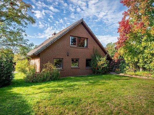 Einfamilienhaus zum Kauf 585.000 € 7,5 Zimmer 170 m² 840 m² Grundstück Hoisdorf Hoisdorf 22955