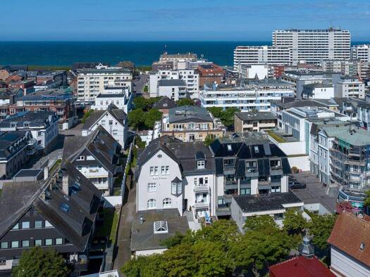 Hotel zum Kauf 8.700.000 € 34 Zimmer 693 m² Gastrofläche 1.014 m² Grundstück Westerland Sylt 25980