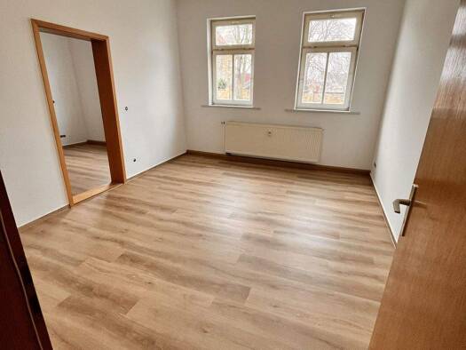 Wohnung zur Miete 450 € 2 Zimmer 60 m² Geschoss 1/2 frei ab sofort Marktstraße Blankenhain 99444
