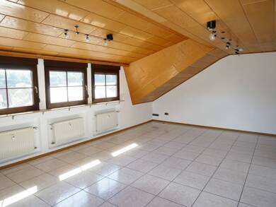 Wohnung zur Miete 750 € 4,5 Zimmer 114 m² Dachgeschoss frei ab 01.06.2025 Erbstetten Burgstetten 71576