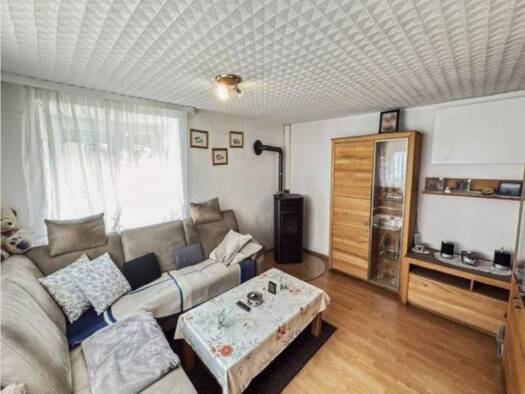 Einfamilienhaus zur Miete 1.200 € 5 Zimmer 107 m² 238 m² Grundstück frei ab 01.04.2026 Niederstotzingen 89168