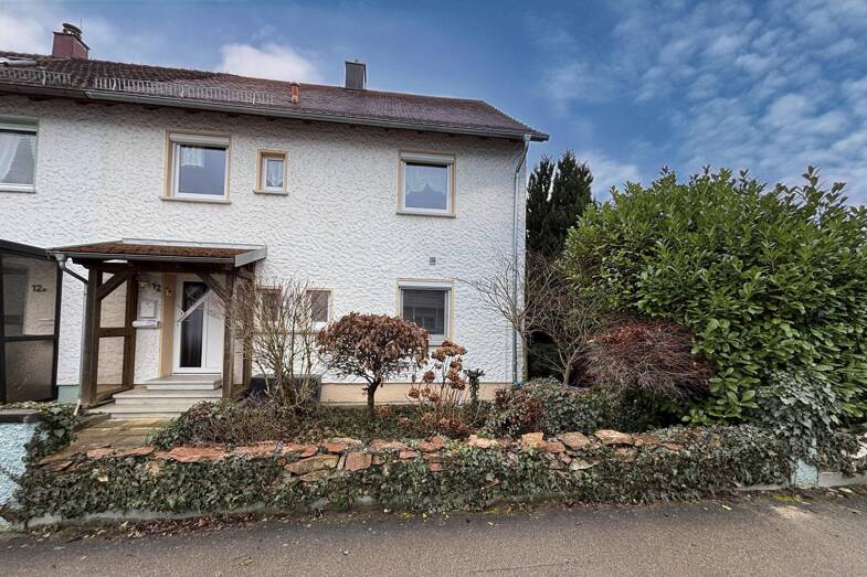 Doppelhaushälfte zum Kauf 279.000 € 5 Zimmer 120 m² 480 m² Grundstück Wassertrüdingen Wassertrüdingen 91717