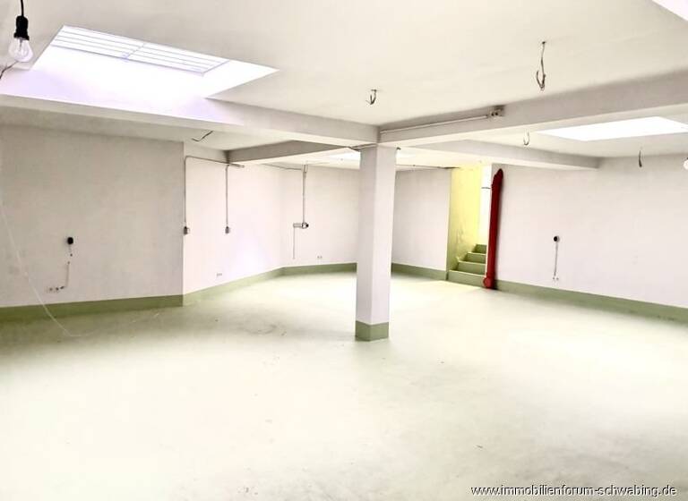 Lagerhalle zur Miete 10,08 € 130 m²<br/>Lagerfläche Schwabing-West München 80801