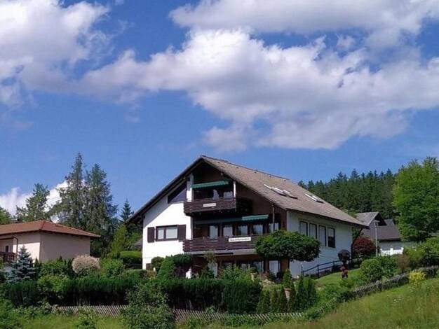 Mehrfamilienhaus zum Kauf provisionsfrei 1.100.000 € 8 Zimmer 330 m² 840 m² Grundstück Lärchenweg 5 Schluchsee Schluchsee 79859