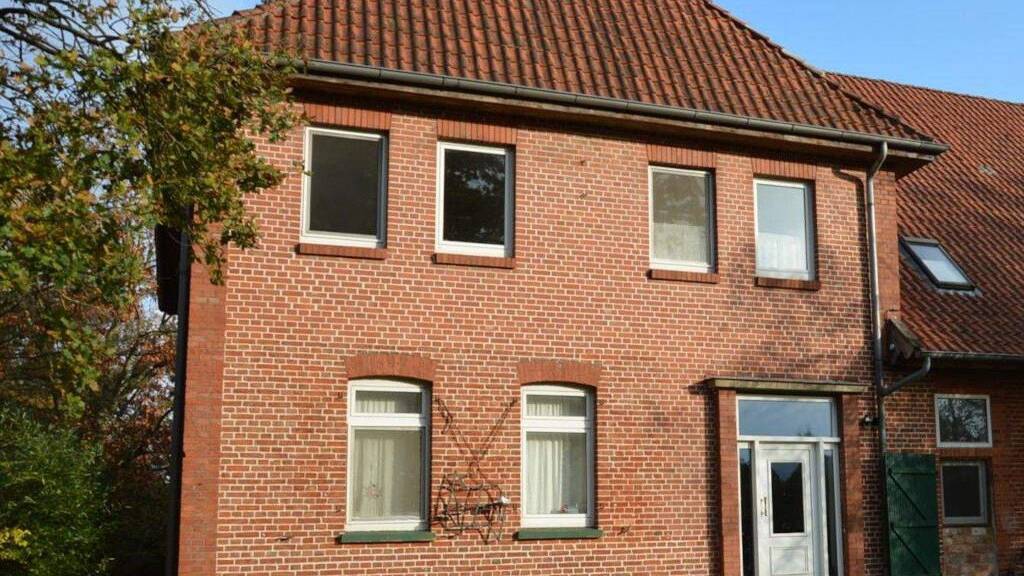 Haus zum Kauf provisionsfrei 305.000 € 8 Zimmer 200 m² 4.000 m² Grundstück Stedden Winsen 29308