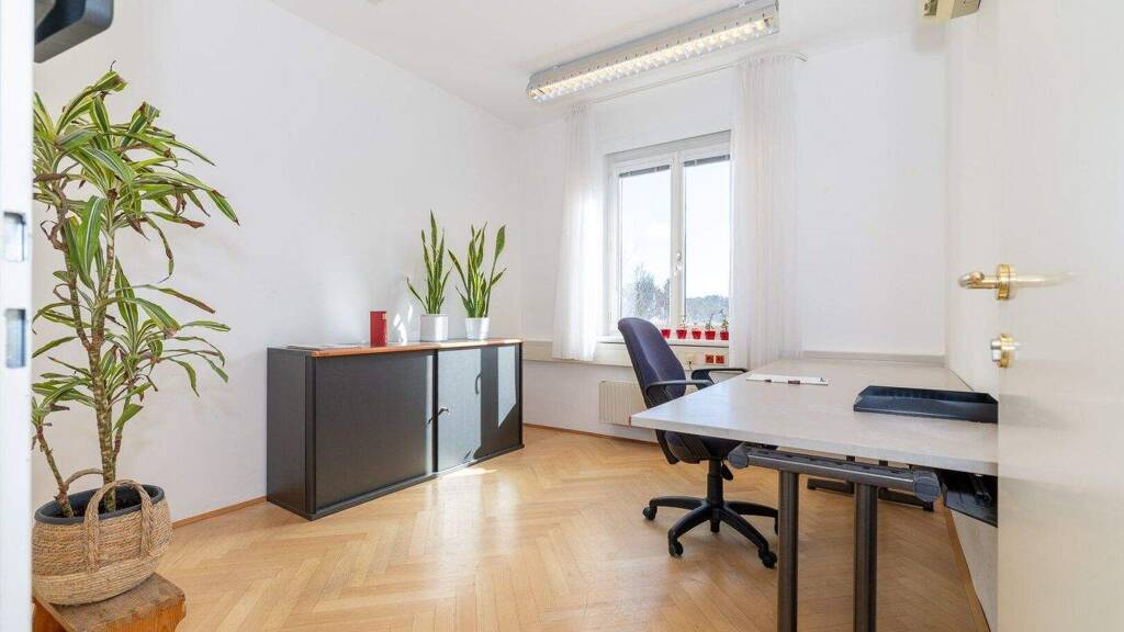 Büro zur Miete 6 Zimmer Schwechat 2320