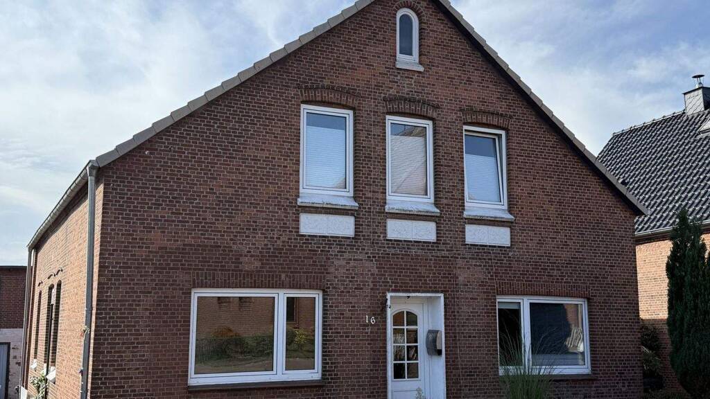 Mehrfamilienhaus zum Kauf 169.000 € 6,5 Zimmer 189,6 m² 432 m² Grundstück Wilster 25554