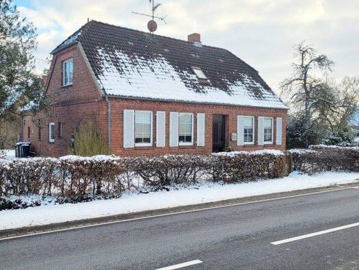 Einfamilienhaus zum Kauf 189.000 € 6 Zimmer 120 m² 1.256 m² Grundstück Ludwigsluster Chaussee 76 Zahrensdorf Neu Gülze 19258
