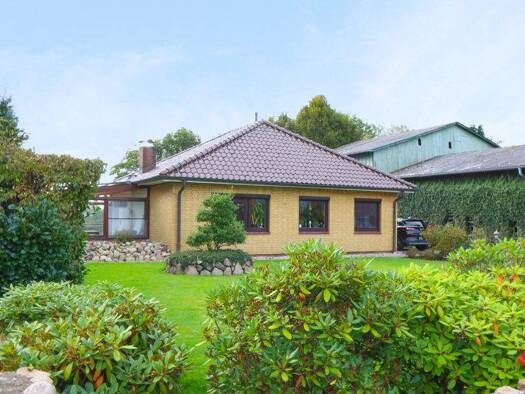 Einfamilienhaus zum Kauf 359.000 € 4,5 Zimmer 128 m² 1.319 m² Grundstück Weddingstedt 25795